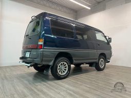 1995 Mitsubishi Delica Starwagon full