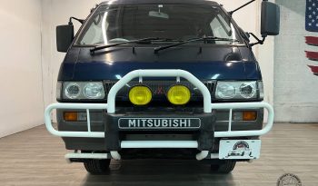 1995 Mitsubishi Delica Starwagon full