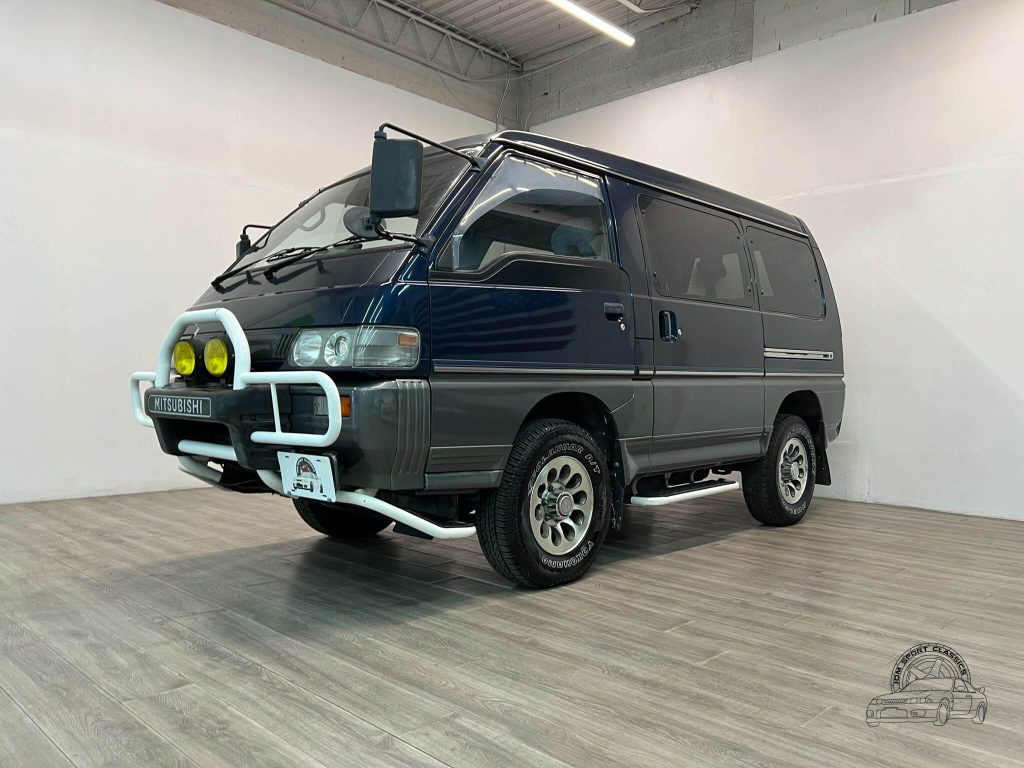 1995 Mitsubishi Delica Starwagon - JDM Sport Classics