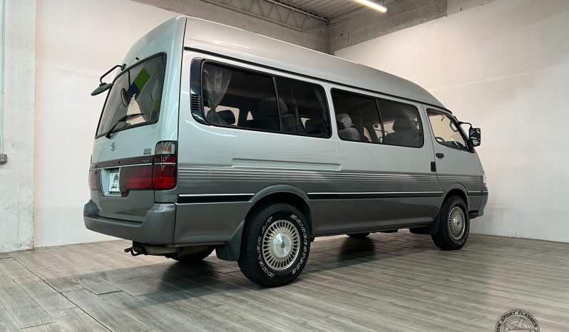 1997 Toyota HiAce Grand Cabin full