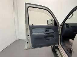 1996 Toyota Hilux Surf SSR-X full