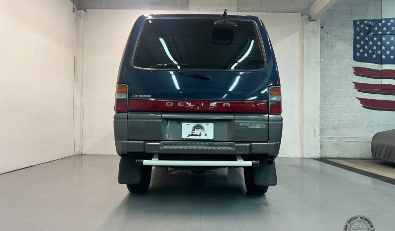 1996 Mitsubishi Delica Star Wagon GLX full