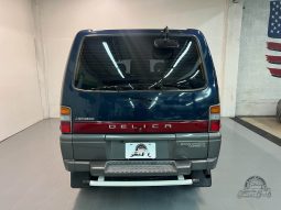 1996 Mitsubishi Delica Star Wagon GLX full