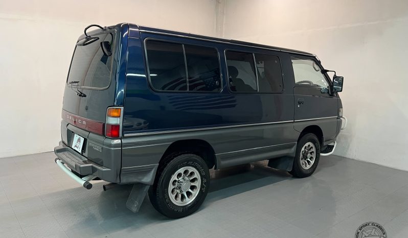 1996 Mitsubishi Delica Star Wagon GLX full