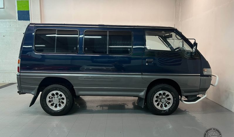 1996 Mitsubishi Delica Star Wagon GLX full