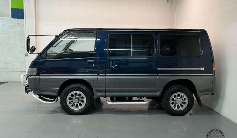 1996 Mitsubishi Delica Star Wagon GLX full