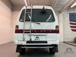 1996 Mitsubishi Delica Active World full