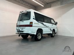 1996 Mitsubishi Delica Active World full