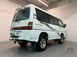 1996 Mitsubishi Delica Active World full