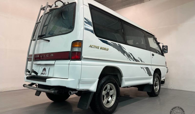 1996 Mitsubishi Delica Active World full