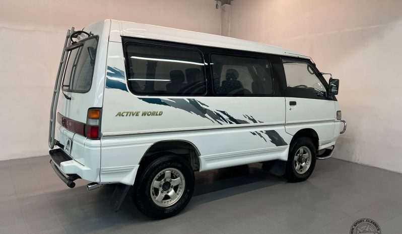 1996 Mitsubishi Delica Active World full