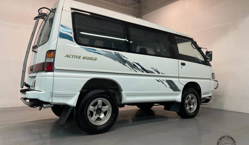 1996 Mitsubishi Delica Active World full