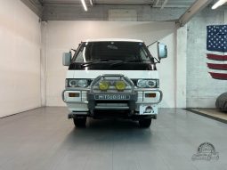 1996 Mitsubishi Delica Active World full