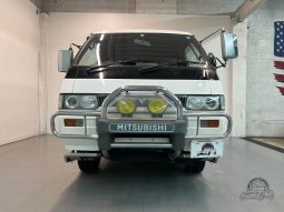 1996 Mitsubishi Delica Active World full