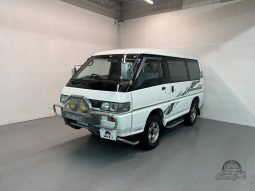 1996 Mitsubishi Delica Active World full