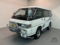 1996 Mitsubishi Delica Active World full