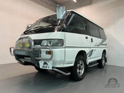 1996 Mitsubishi Delica Active World full