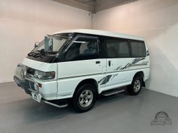 1996 Mitsubishi Delica Active World full