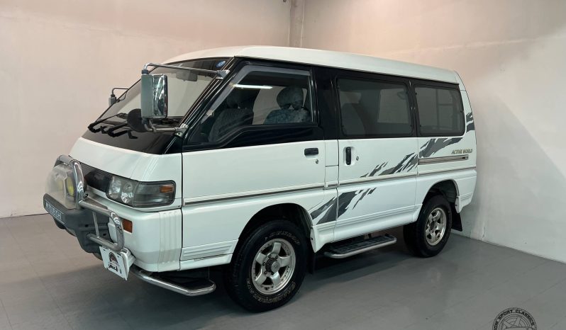 1996 Mitsubishi Delica Active World full