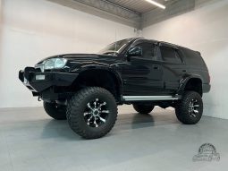 1997 Toyota Hilux Surf SSR-X full