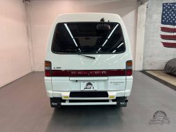 1992 Mitsubishi Delica Exceed Crystal-Lite Roof full