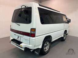 1992 Mitsubishi Delica Exceed Crystal-Lite Roof full