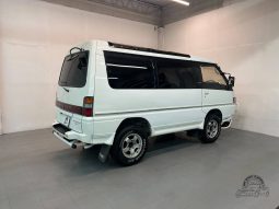 1992 Mitsubishi Delica Exceed Crystal-Lite Roof full