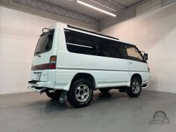 1992 Mitsubishi Delica Exceed Crystal-Lite Roof full