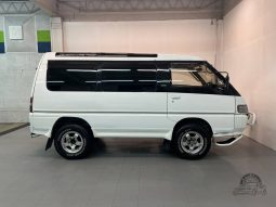 1992 Mitsubishi Delica Exceed Crystal-Lite Roof full