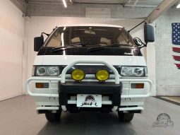 1992 Mitsubishi Delica Exceed Crystal-Lite Roof full