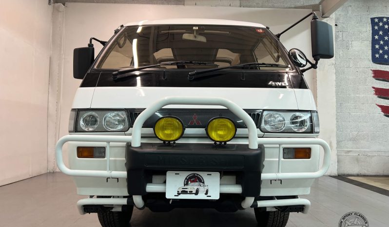 1992 Mitsubishi Delica Exceed Crystal-Lite Roof full