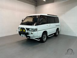 1992 Mitsubishi Delica Exceed Crystal-Lite Roof full