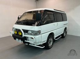 1992 Mitsubishi Delica Exceed Crystal-Lite Roof full