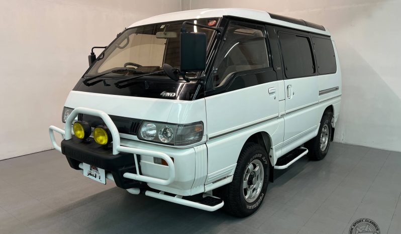 1992 Mitsubishi Delica Exceed Crystal-Lite Roof full