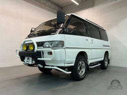 1992 Mitsubishi Delica Exceed Crystal-Lite Roof full