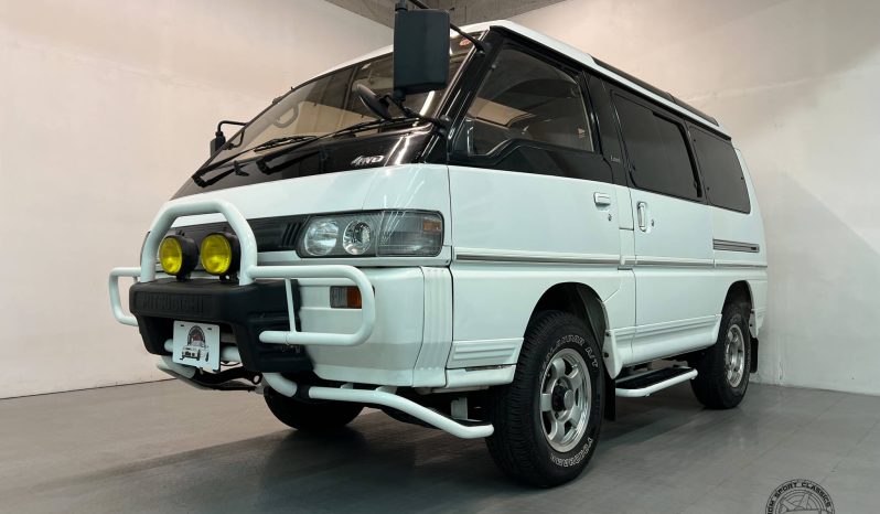 1992 Mitsubishi Delica Exceed Crystal-Lite Roof full