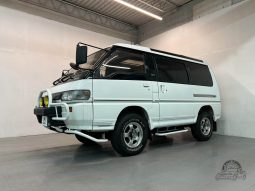 1992 Mitsubishi Delica Exceed Crystal-Lite Roof full