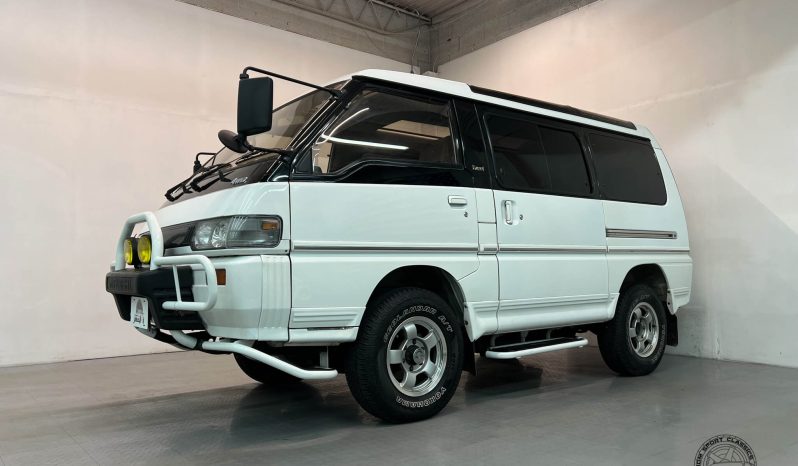 1992 Mitsubishi Delica Exceed Crystal-Lite Roof full