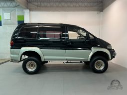 1994 Mitsubishi Delica Super Exceed Crystal-Lite Roof full