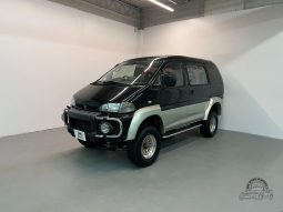 1994 Mitsubishi Delica Super Exceed Crystal-Lite Roof full