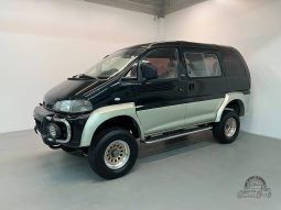 1994 Mitsubishi Delica Super Exceed Crystal-Lite Roof full