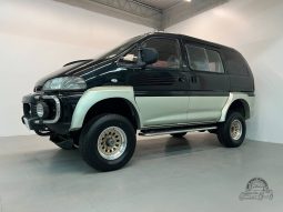 1994 Mitsubishi Delica Super Exceed Crystal-Lite Roof full