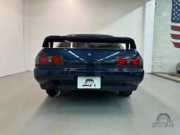 1989 Nissan Skyline GTS-t Type M Sedan full