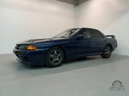 1989 Nissan Skyline GTS-t Type M Sedan full