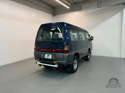 1998 Mitsubishi Delica GLX Starwagon full