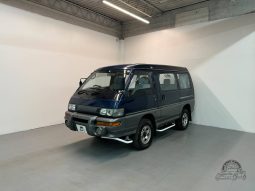 1998 Mitsubishi Delica GLX Starwagon full