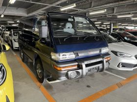 1998 Mitsubishi Delica Starwagon GLX