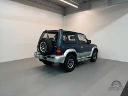 1992 Mitsubishi Pajero XG full