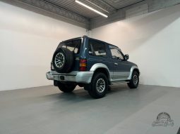 1992 Mitsubishi Pajero XG full