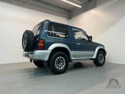 1992 Mitsubishi Pajero XG full